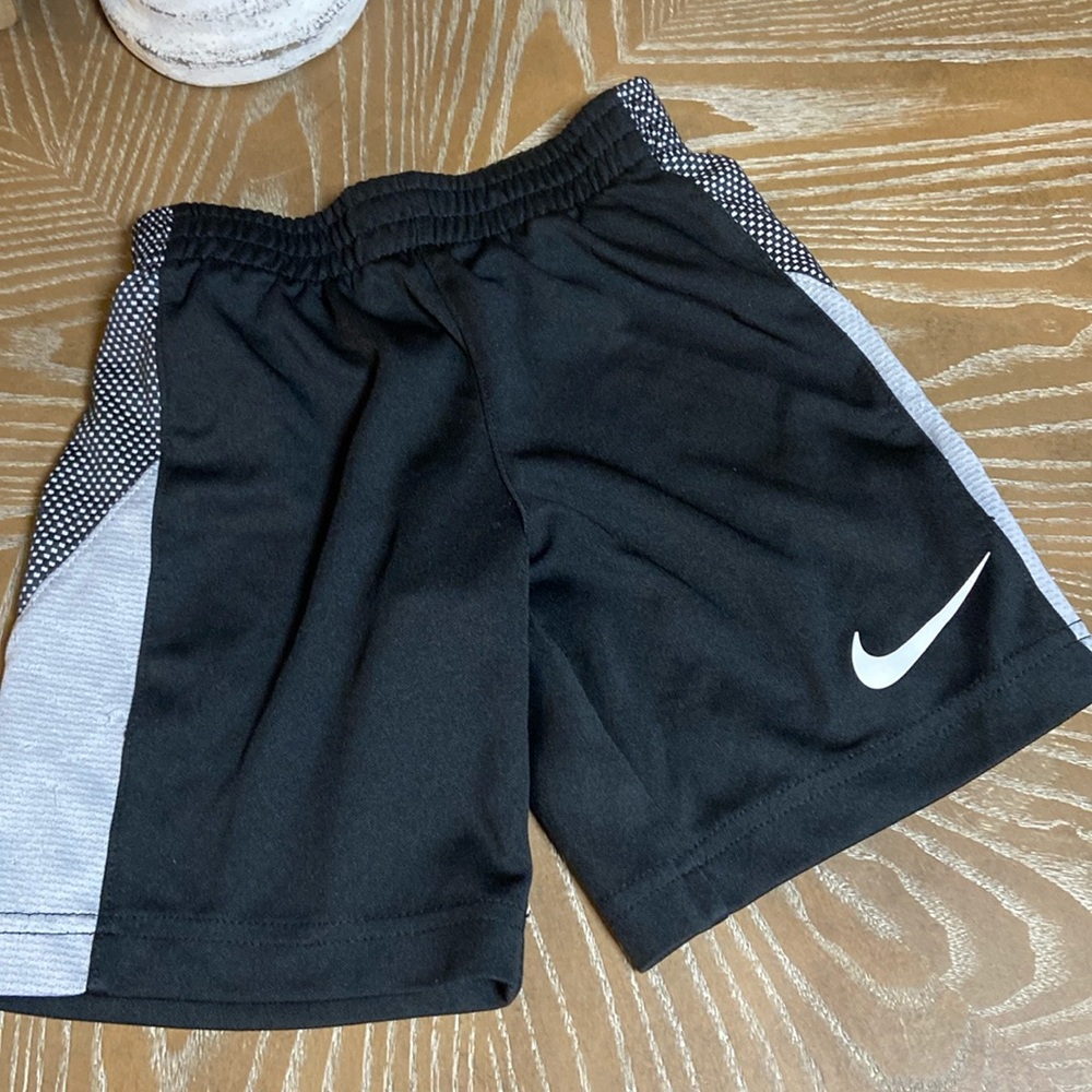 Nike Boy Swoosh Athletic Basketball Summer Shorts - Picture 3 of 7